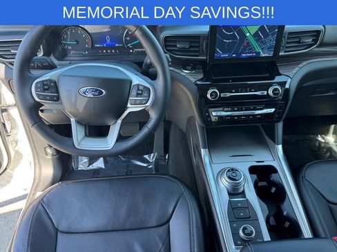Used 2023 Ford Explorer Limited AWD/4WD image 27