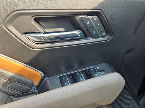 Certified 2025 GMC Canyon Denali AWD/4WD image 20