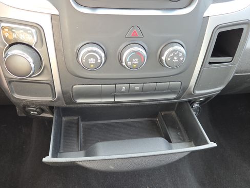 Used 2022 RAM 1500 Classic SLT RWD image 19