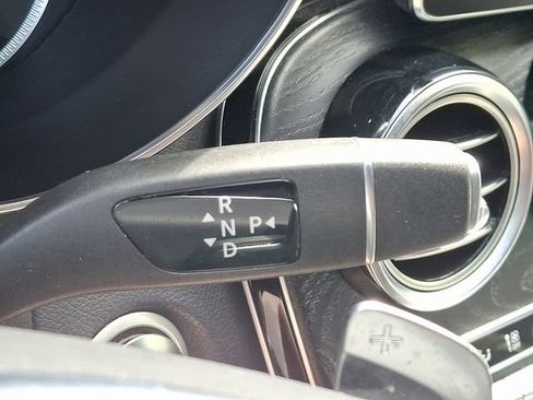 Used 2018 Mercedes-Benz GLC 300 4MATIC image 21