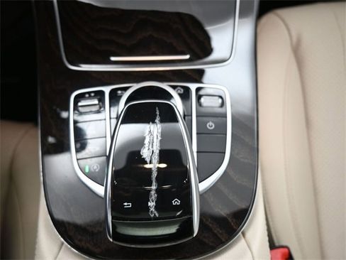 Used 2019 Mercedes-Benz E 300 image 3