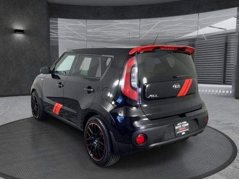 Used 2017 Kia Soul FWD image 7