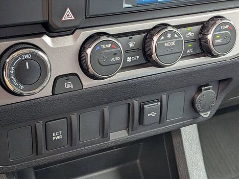 Used 2021 Toyota Tacoma SR AWD/4WD image 11