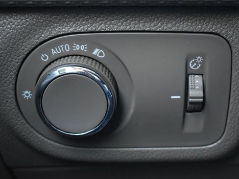 Used 2018 Chevrolet Cruze LT w/ Convenience Package image 19