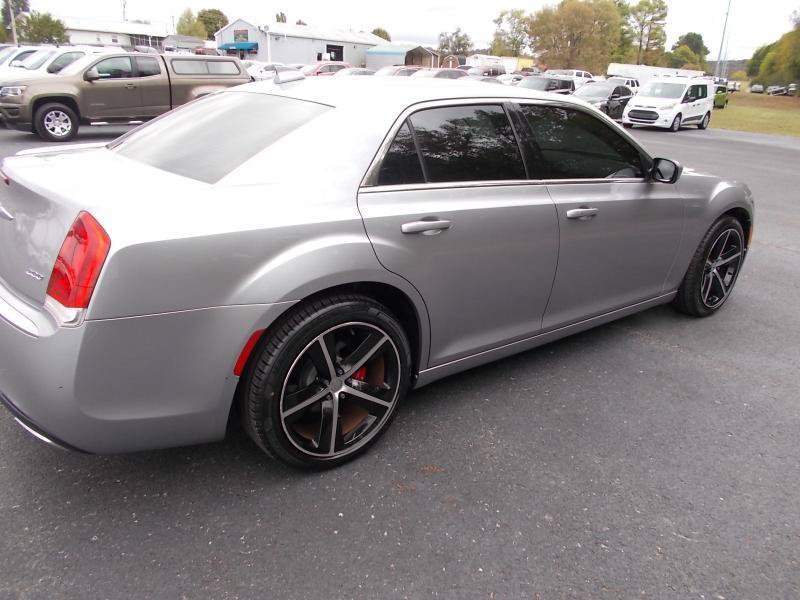 Used 2015 Chrysler 300 Limited RWD image 13