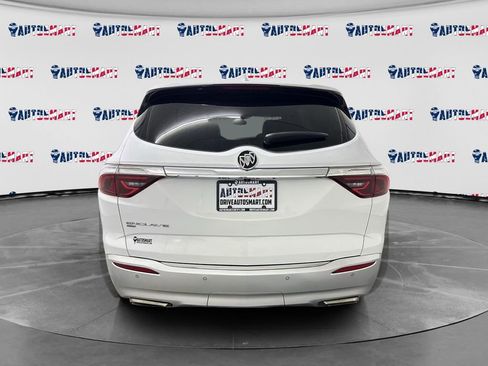 Used 2023 Buick Enclave Essence image 7