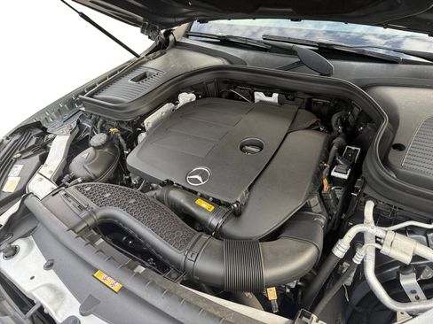 Used 2021 Mercedes-Benz GLC 300 4MATIC SUV image 13