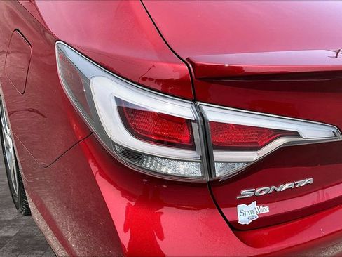 Used 2017 Hyundai Sonata Limited w/ Ultimate Package 02 FWD image 31
