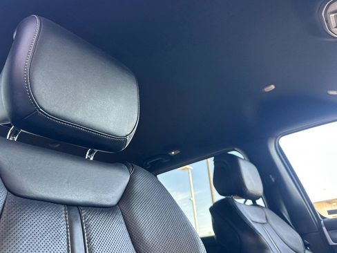 Certified 2024 Jeep Wagoneer L Series II w/ Flexible Seating Group RWD image 18