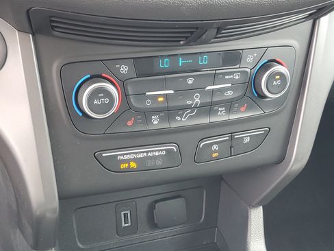 Used 2019 Ford Escape SEL AWD/4WD image 18