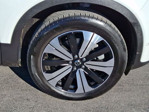 Certified 2023 Volvo C40 P8 Recharge Plus w/ Climate Package image 8