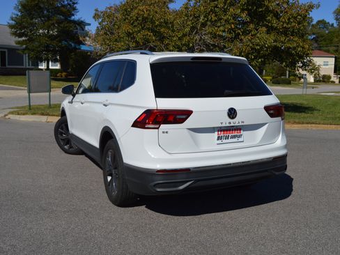 Used 2022 Volkswagen Tiguan SE image 6