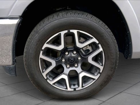 Used 2025 RAM 1500 Laramie image 12