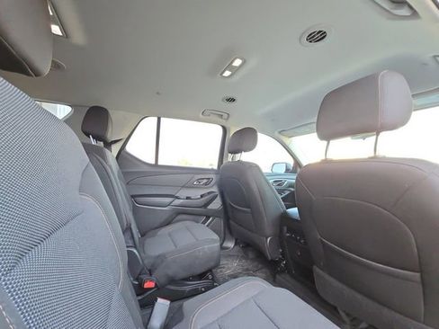 Used 2020 Chevrolet Traverse LT image 28