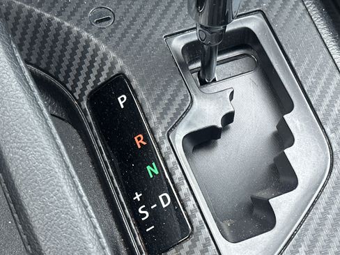 Used 2013 Toyota RAV4 LE image 32