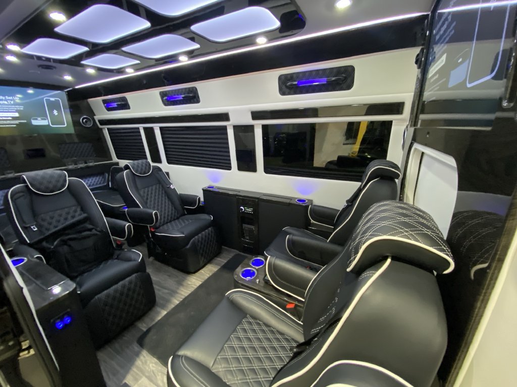 Used 2025 Mercedes-Benz Sprinter 3500 image 17