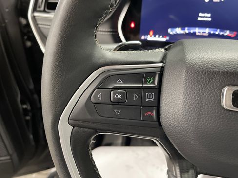 Used 2024 Jeep Grand Cherokee Altitude image 19