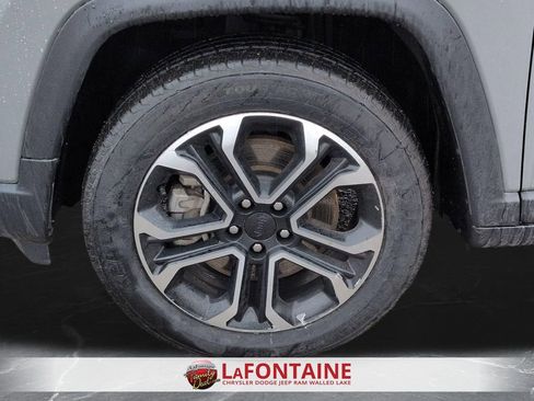 Used 2023 Jeep Compass Limited image 31