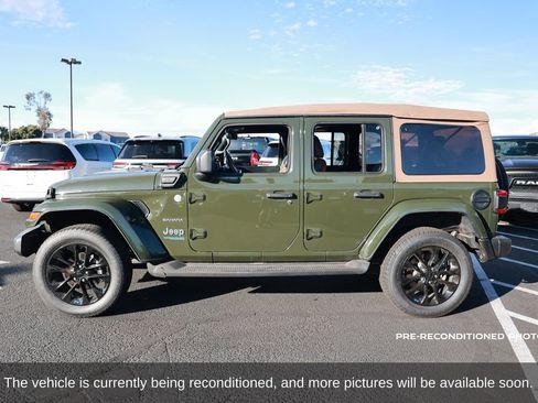 Used 2022 Jeep Wrangler Unlimited Sahara image 2
