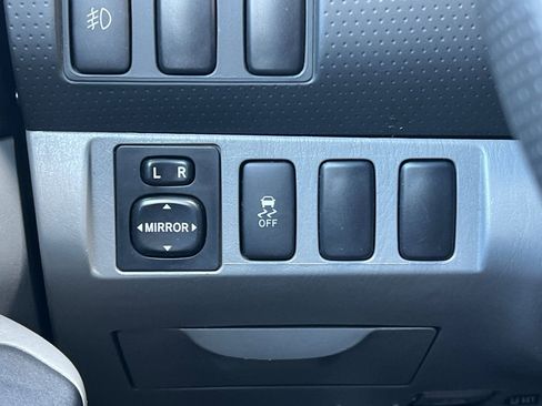 Used 2014 Toyota Tacoma PreRunner w/ SR5 Package image 33