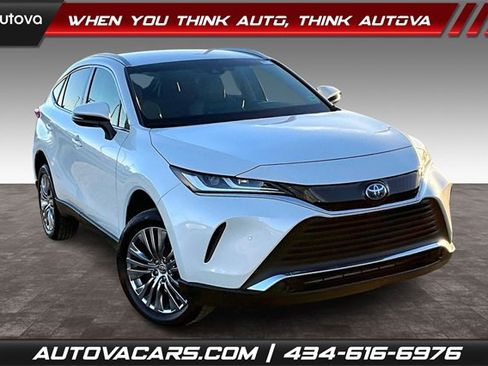 Used 2022 Toyota Venza XLE image 1