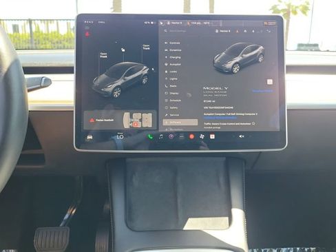 Used 2022 Tesla Model Y Long Range AWD/4WD image 15