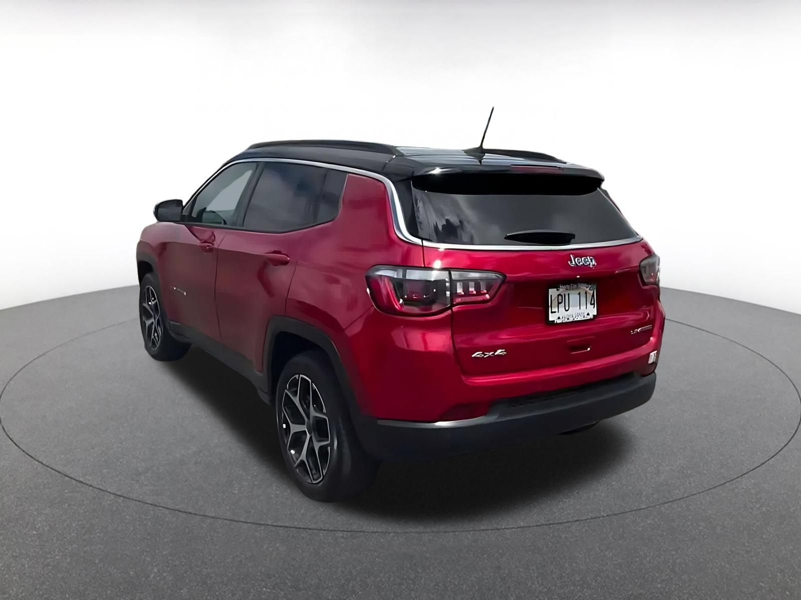 Used 2025 Jeep Compass Limited AWD/4WD image 9