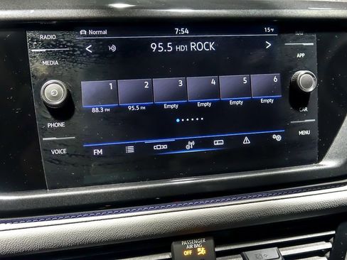 Used 2023 Volkswagen Taos SEL image 23