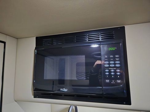 Used 2024 Mercedes-Benz Sprinter 3500 image 17