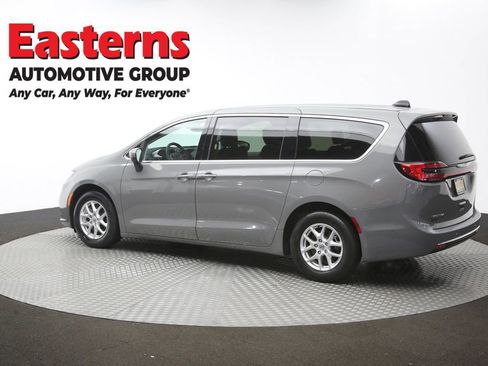 Used 2023 Chrysler Pacifica Touring-L FWD image 65