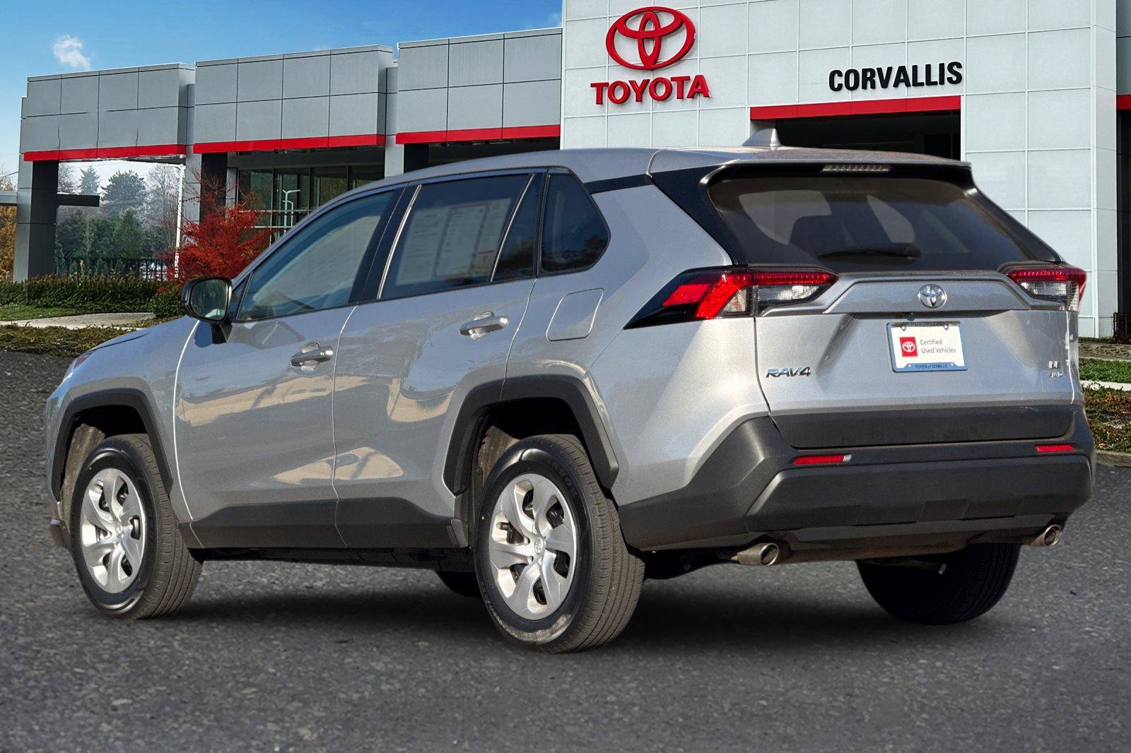 Certified 2025 Toyota RAV4 LE AWD/4WD image 6