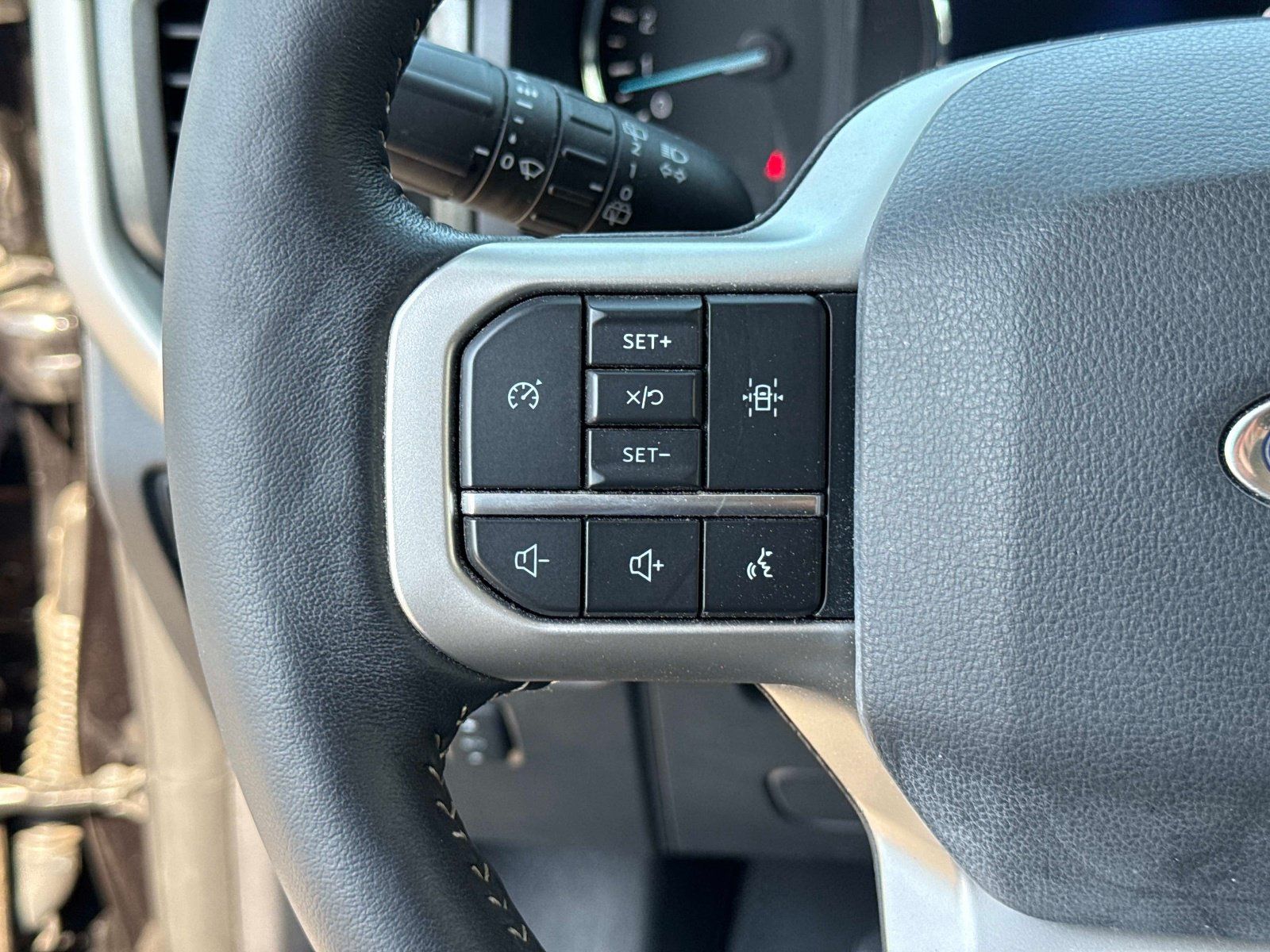 Used 2024 Ford Expedition Max XLT AWD/4WD image 32