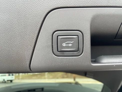 Used 2023 Buick Envision Essence w/ Sport Touring Package image 48