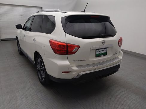 Used 2017 Nissan Pathfinder Platinum w/ Family Entertainment Package AWD/4WD image 5