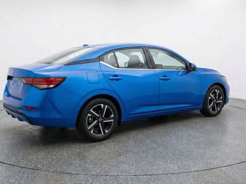 Used 2025 Nissan Sentra SV FWD image 9