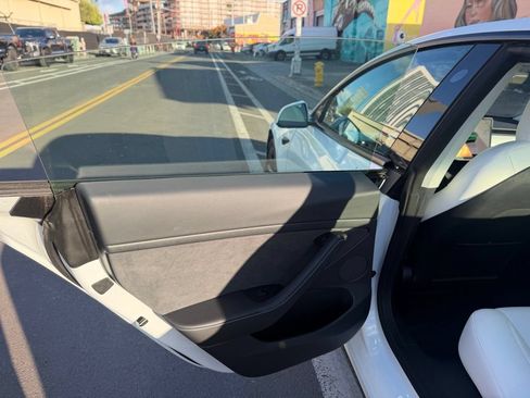 Used 2022 Tesla Model 3 RWD image 8