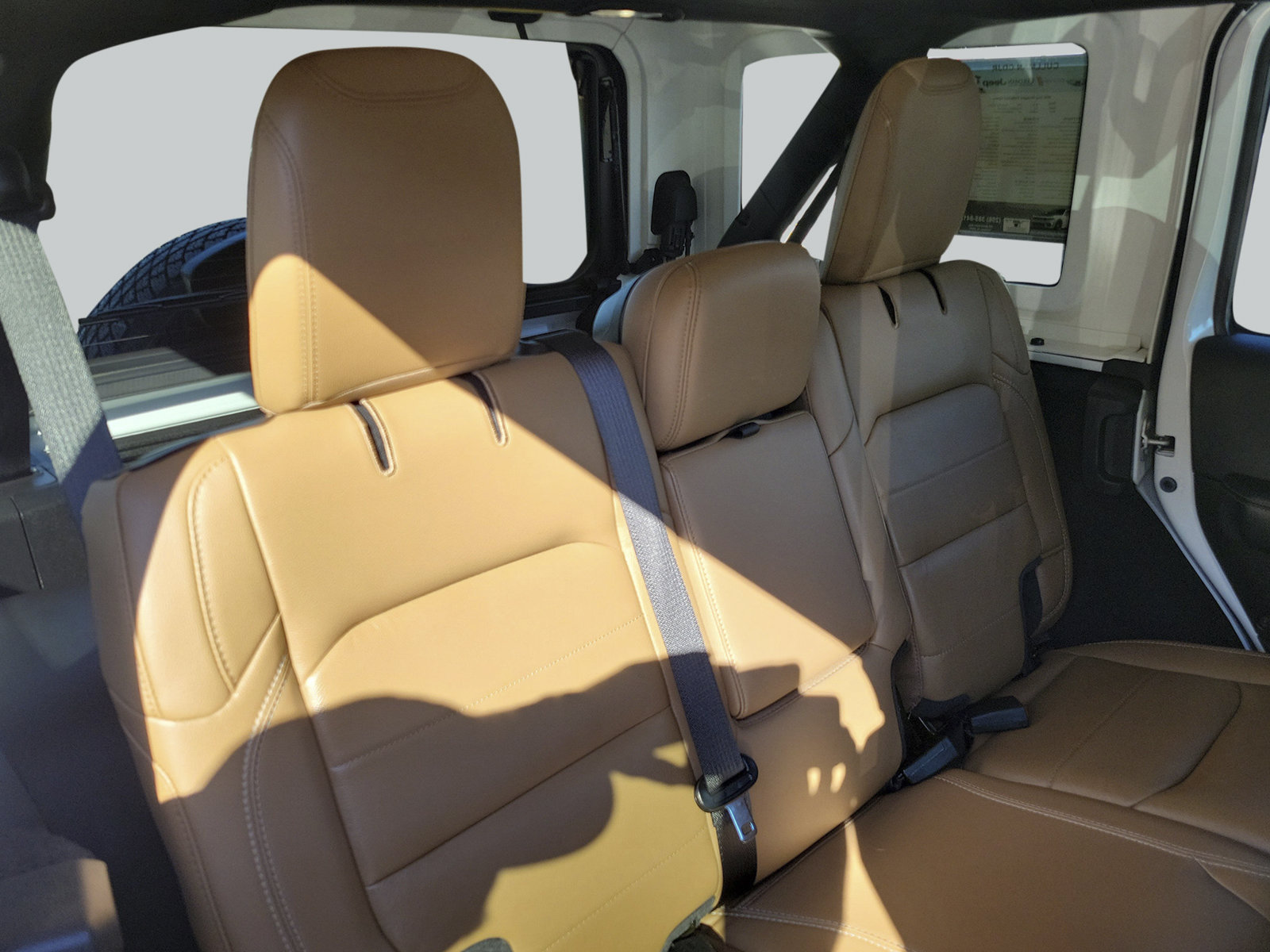 Used 2020 Jeep Wrangler Unlimited Sahara AWD/4WD image 35