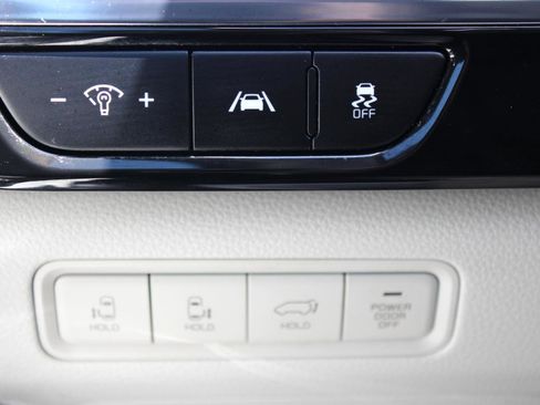 Used 2024 Kia Carnival SX Prestige FWD image 23