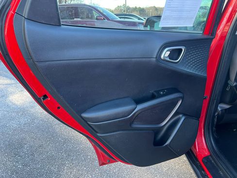 Used 2020 Kia Soul S image 21