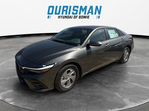 New 2026 Hyundai Elantra SE FWD image 2