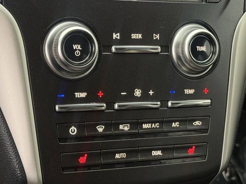 Used 2019 Lincoln MKC Select image 8