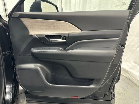 Used 2025 Toyota Grand Highlander AWD image 63