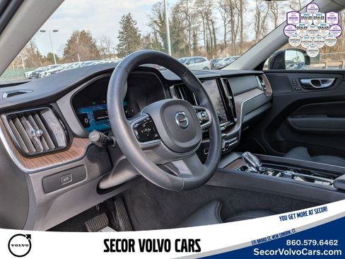 Used 2023 Volvo XC60 B6 Ultimate w/ Protection Package Premier image 9