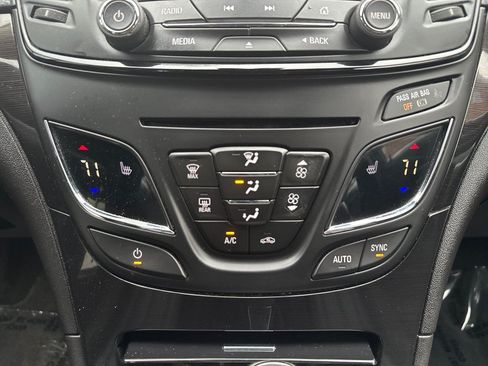 Used 2015 Buick Regal FWD image 24