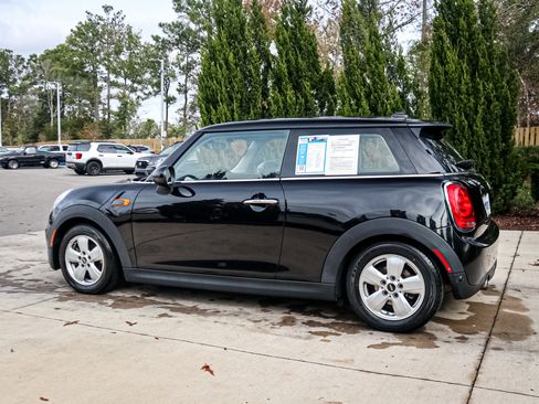 Used 2019 MINI Cooper 2-Door Hardtop image 7