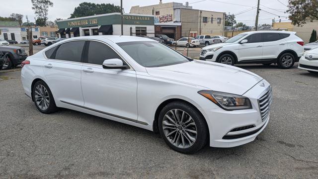 Used 2015 Hyundai Genesis 3.8 RWD image 3