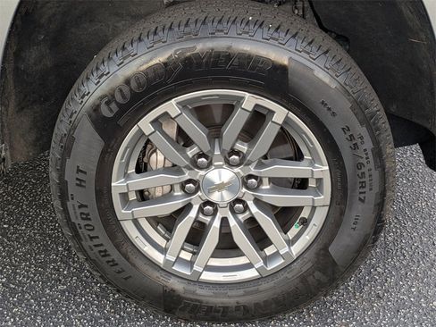 Used 2023 Chevrolet Colorado LT w/ LT Convenience Package II image 11