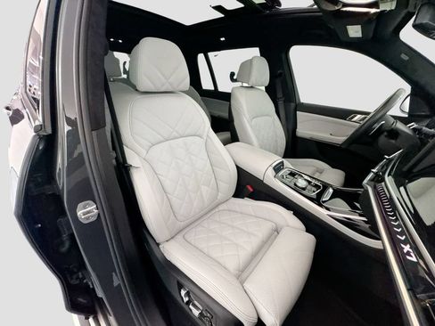 Used 2024 BMW X7 xDrive40i w/ Executive Package AWD/4WD image 31