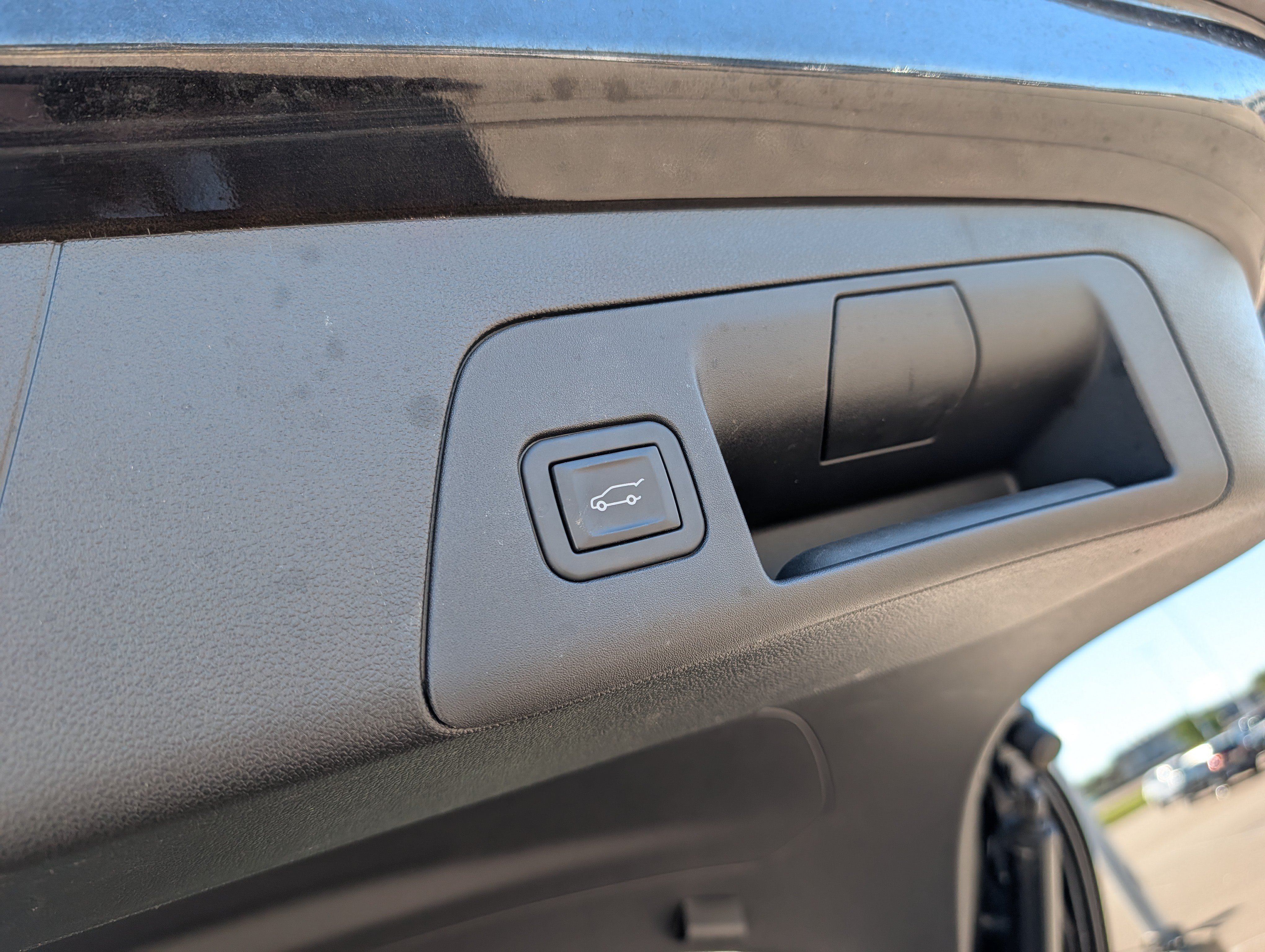 Used 2023 Buick Envision Avenir AWD/4WD image 19