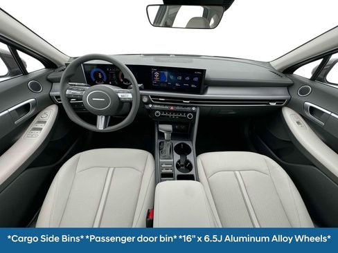 Used 2025 Hyundai Sonata SE FWD image 21